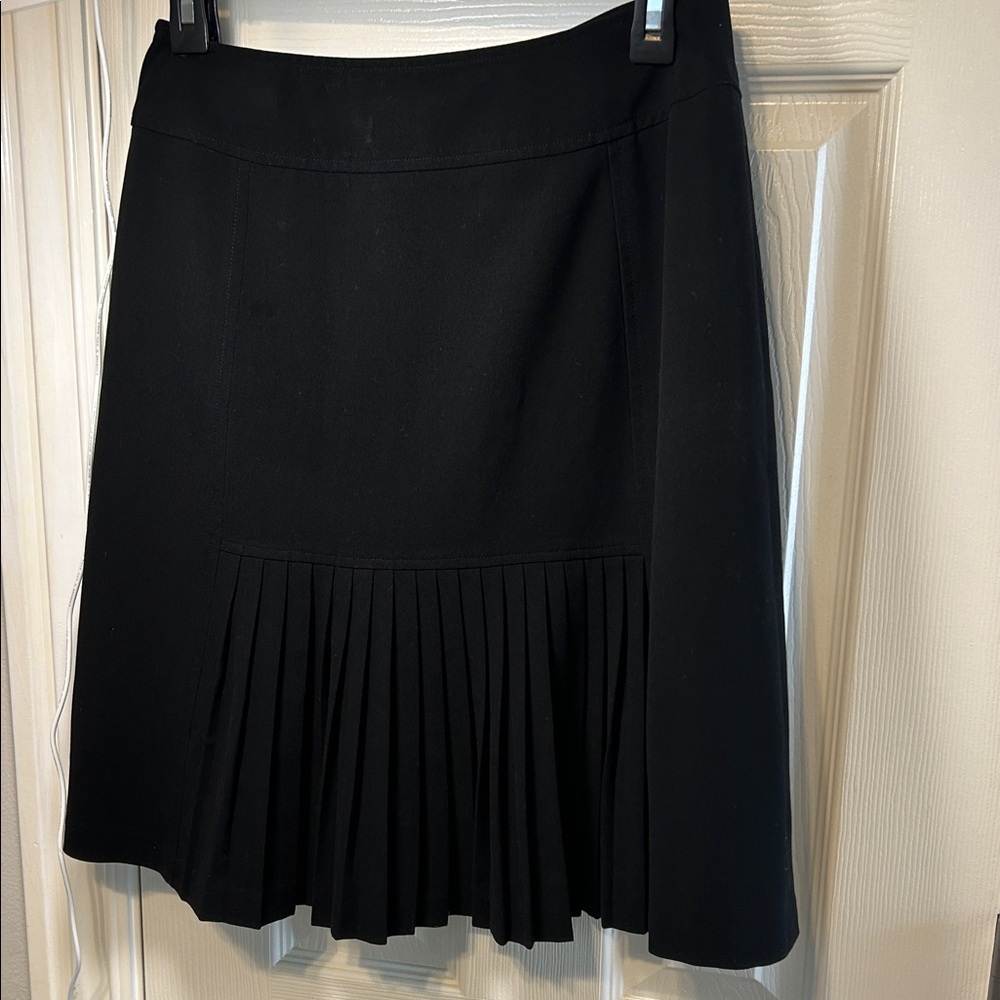 Larry Levine Black A-Line Pleated Skirt